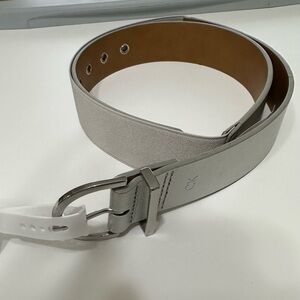 Calvin Klein elasticated back belt size L